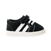 Load image into Gallery viewer, Andy Black Tennis Toddler Squeaky Shoe

