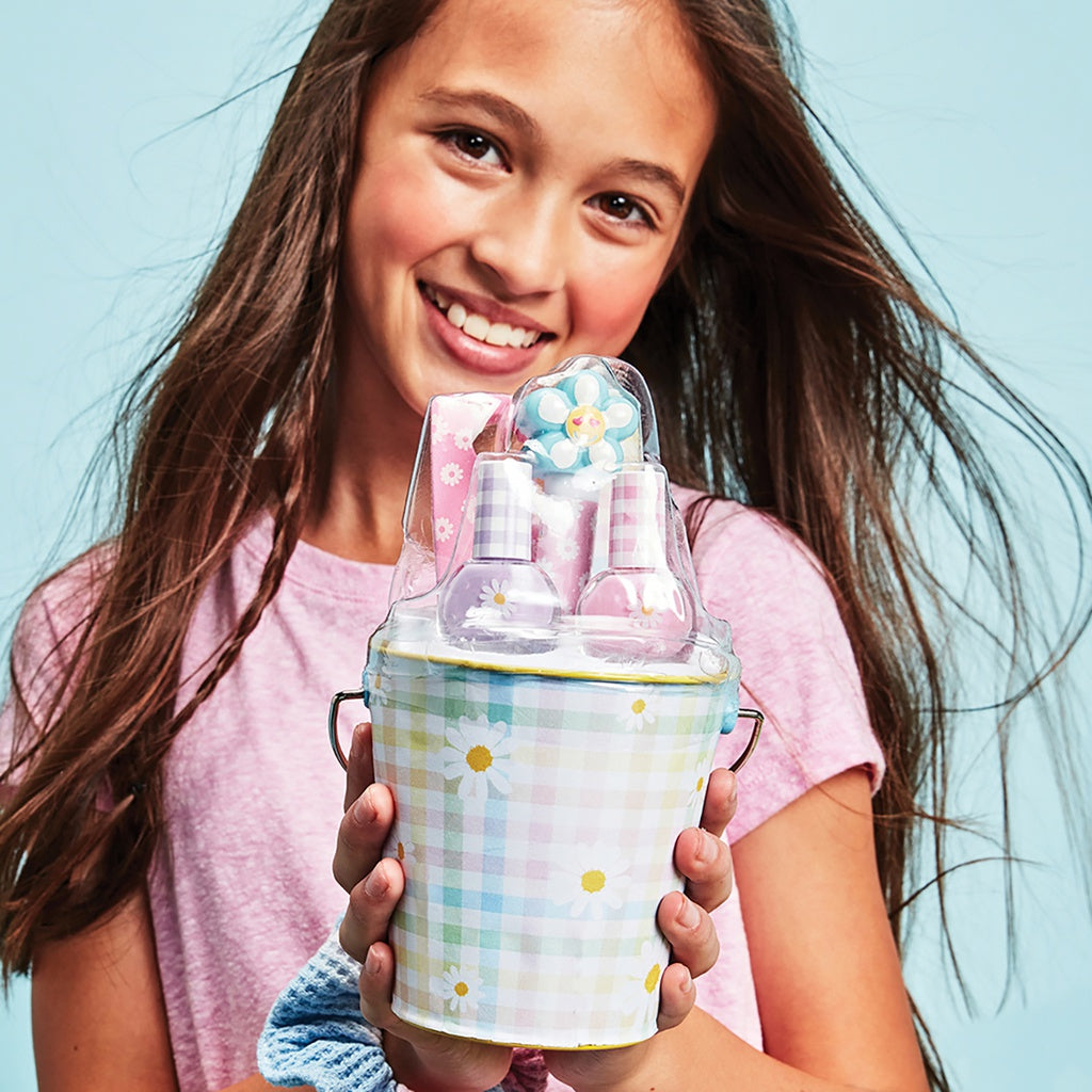 Daisy Gingham Beauty Bucket Set