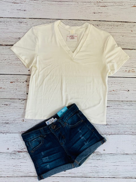 Solid V-Neck Tee {ivory}