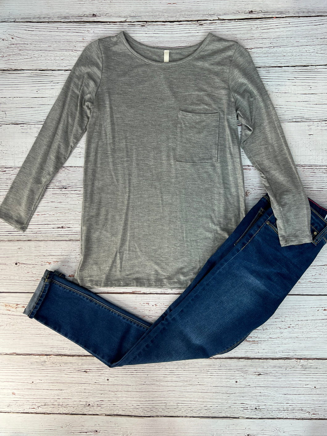 Solid Long Sleeve Pocket Tee {grey}
