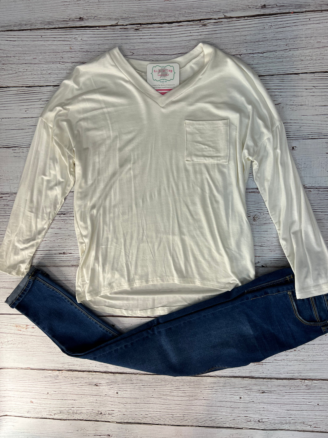 Solid V Long Sleeve Pocket Tee {ivory}